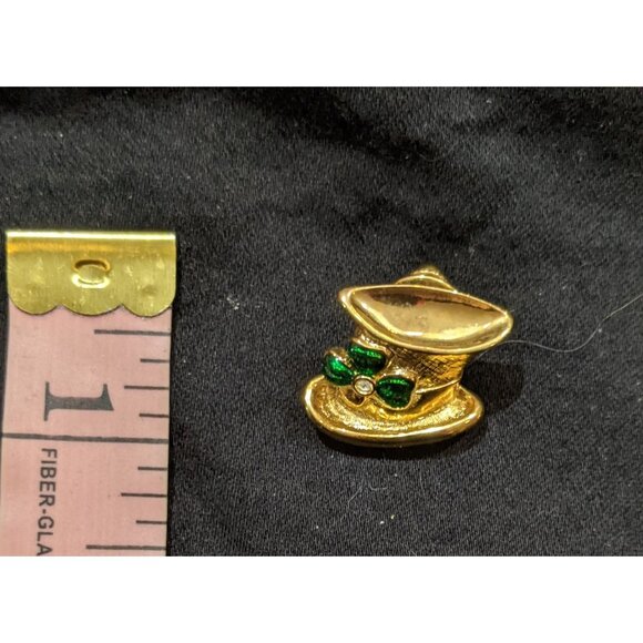 Vintage Avon Leprechaun Clover Gold Tone Hat Shaped Pin - Picture 3 of 3
